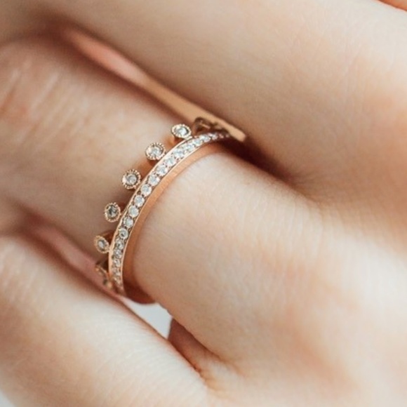 ANNA INSPIRING JEWELRY Jewelry - 18 KT ROSE GOLD ETERNITY CROWN BAND